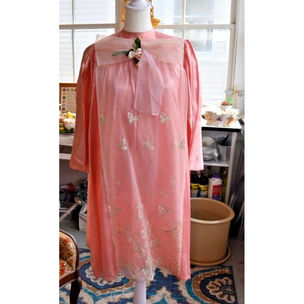 Vintage Handmade 1950s Overlay For Dress or Robe Wounded Bird Pink Size Small
